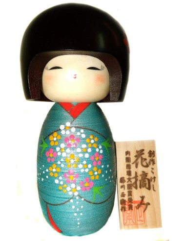 Poupée Kokeshi - Hanatsumi. Poupée japonaise traditionnelle en bois